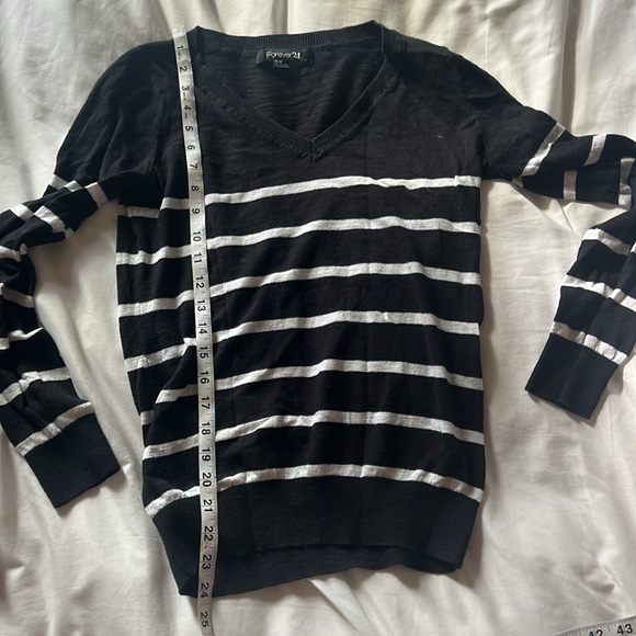 Sweater bundle! Gap/F21 - Picture 6 of 7